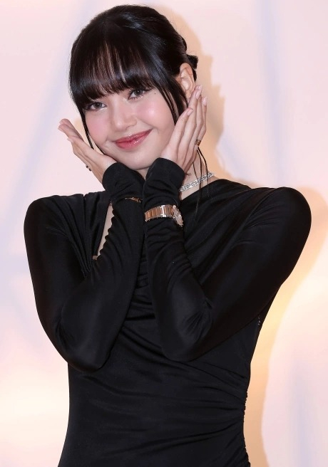 Cô gái giữ trái tim thái tử đế chế LVMH: Sống trong biệt thự 142 tỷ, đi ngủ và thức dậy trên chiếc giường 700 triệu đồng- Ảnh 2.