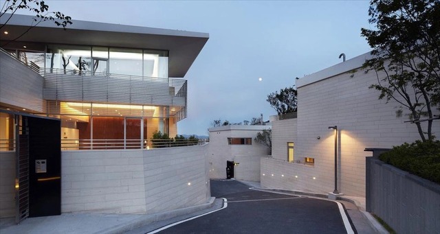 Cô gái giữ trái tim thái tử đế chế LVMH: Sống trong biệt thự 142 tỷ, đi ngủ và thức dậy trên chiếc giường 700 triệu đồng- Ảnh 8.