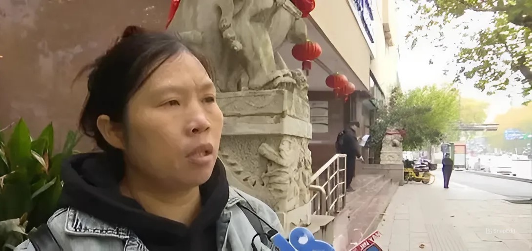 Người mẹ mua 4 loại bảo hiểm nhưng con bị bệnh lại không được bồi thường 2,7 tỷ đồng: “Chúng tôi chỉ làm đúng hợp đồng”