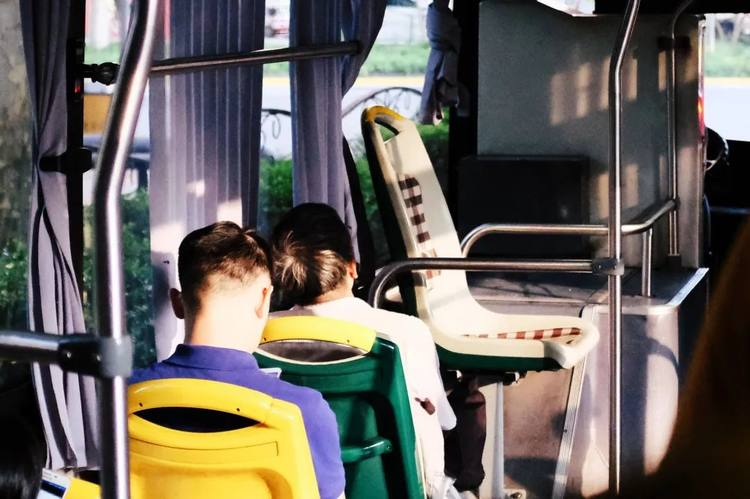 Đi 400km về quê nghỉ lễ, đến cổng tôi nghe bố nói 1 câu, lập tức bắt xe quay lại thành phố trong đêm: Đau quá!- Ảnh 2.