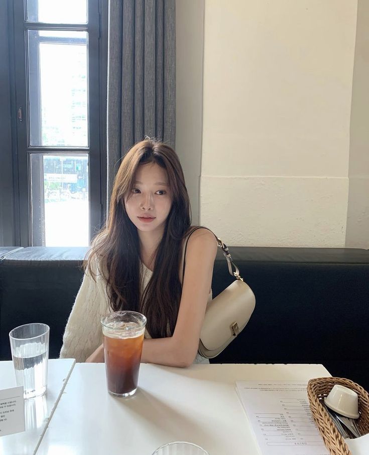 Người vợ "cầu cứu" vì sau 10 năm kết hôn không nhà, không xe, không dư đồng nào: Chồng mình ổn áp về mọi mặt nhưng...- Ảnh 2.