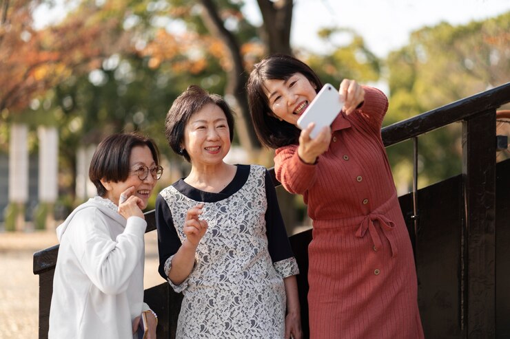 Tận hưởng tuổi già sung túc, viên mãn đơn giản hơn bạn nghĩ: Người thông thái luôn nói KHÔNG với 4 khoản chi tiêu “ngu ngốc”
