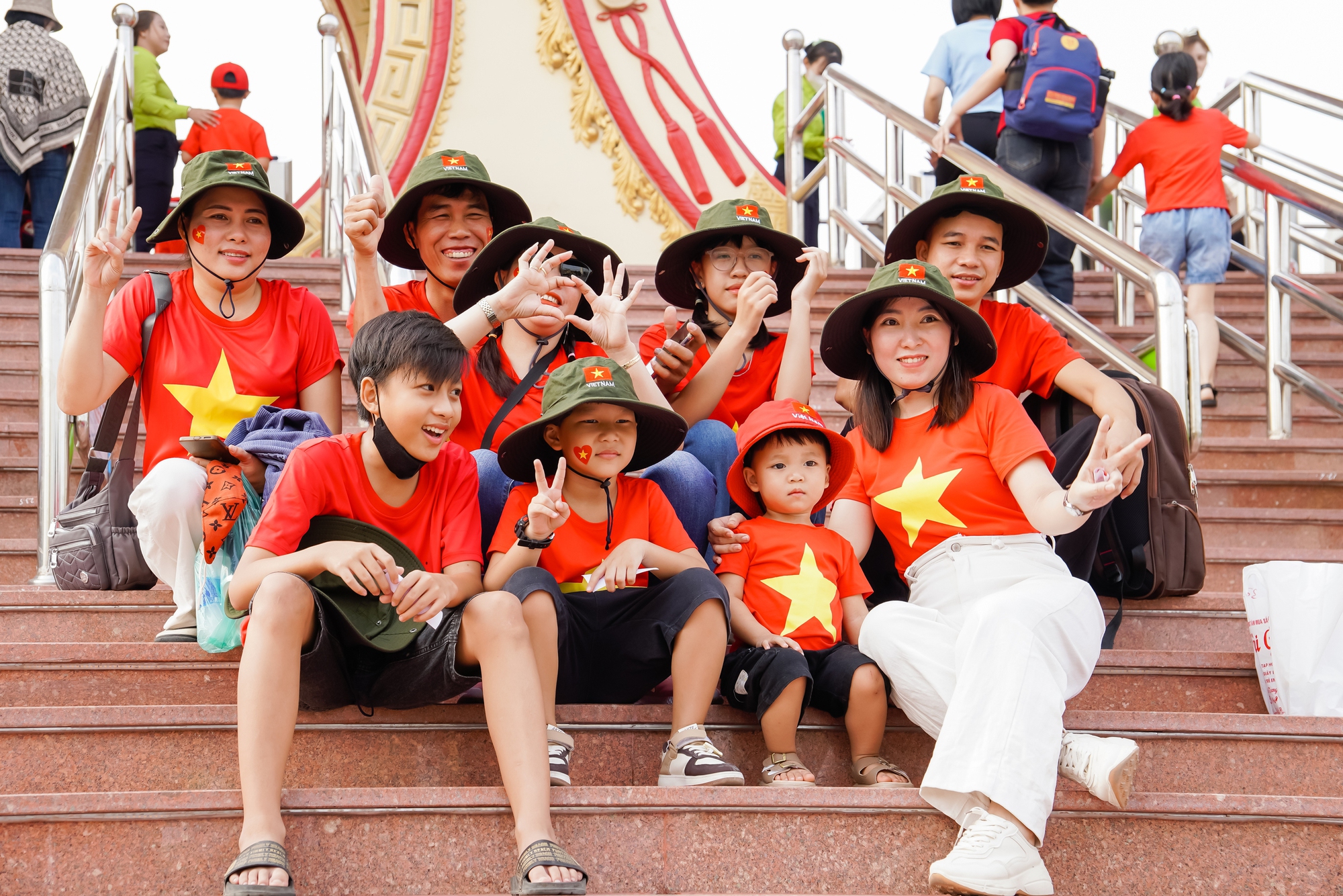 Du lịch TP HCM thu về hơn 15.700 tỉ đồng dịp lễ 30-4- Ảnh 1.