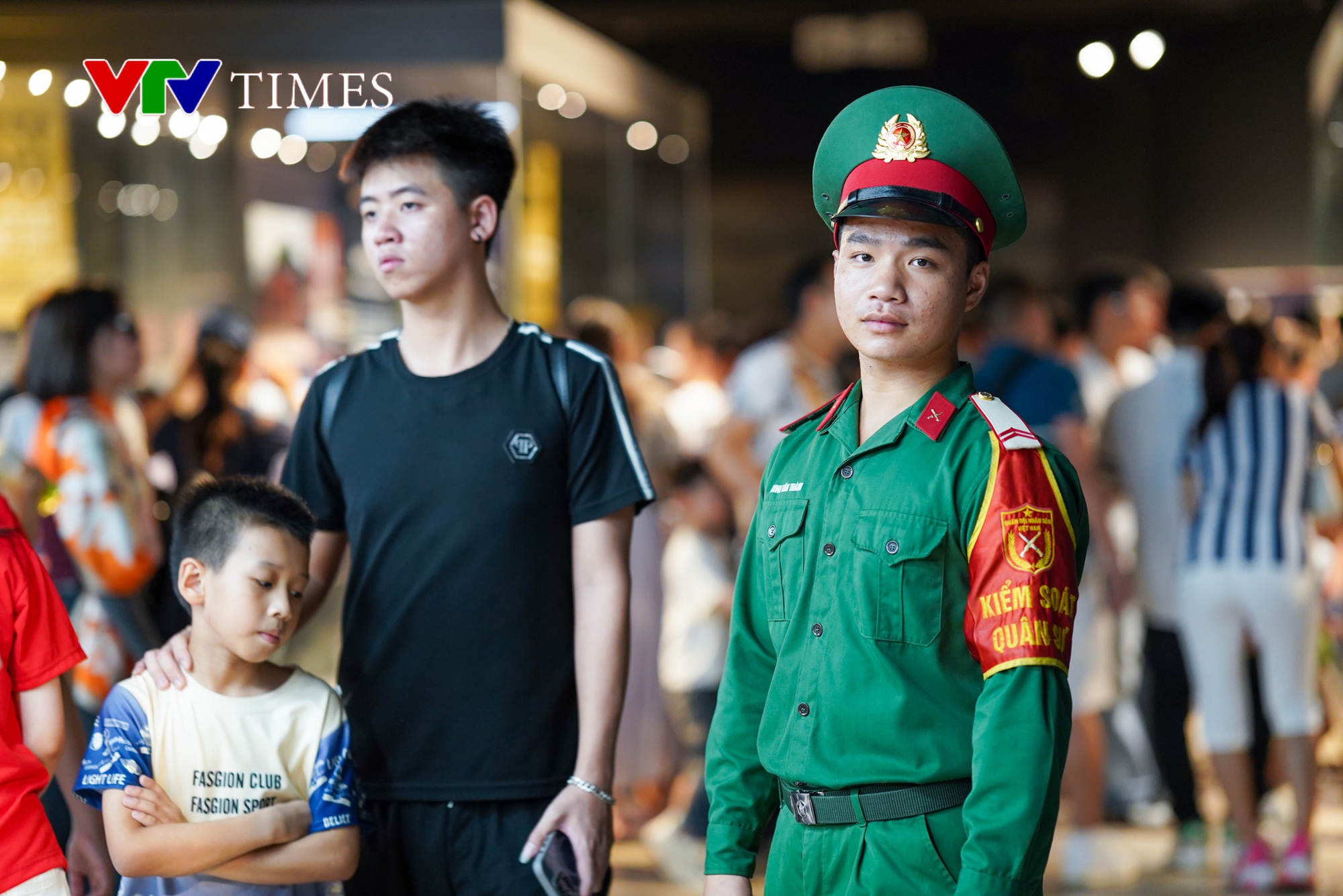 Bảo tàng Lịch sử Quân sự Việt Nam đón hàng vạn khách trong ngày nghỉ lễ 30/4 cuối cùng- Ảnh 13.