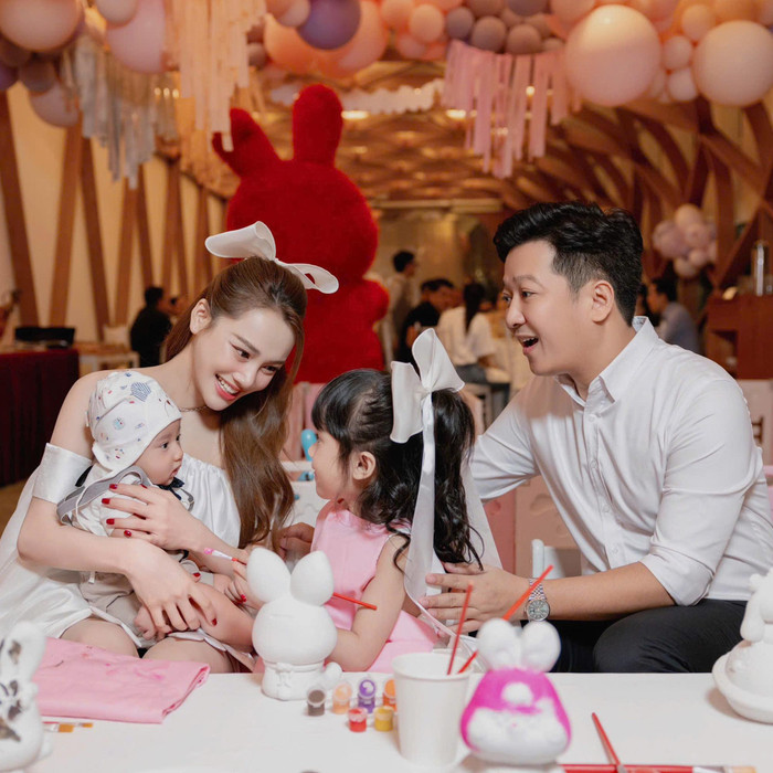 Con Trường Giang - Nhã Phương mới nhỏ xíu đã học môn này, chuyên gia nói: Kích hoạt đồng thời nhiều vùng não, tốt vô cùng!- Ảnh 1. Con Trường Giang - Nhã Phương mới nhỏ xíu đã học môn này, chuyên gia nói: Kích hoạt đồng thời nhiều vùng não, tốt vô cùng!- Ảnh 1.