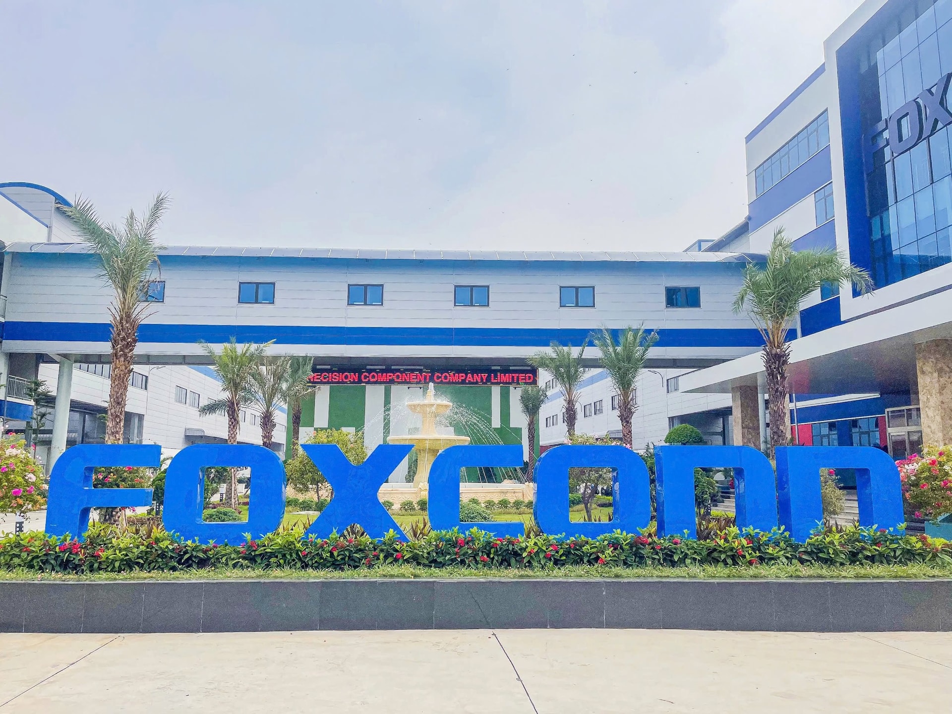 Ông trùm điện tử Foxconn chuẩn bị sản xuất sản phẩm 'khác lạ' ở dự án 200 triệu USD tại Nghệ An- Ảnh 1. Ông trùm điện tử Foxconn chuẩn bị sản xuất sản phẩm 'khác lạ' ở dự án 200 triệu USD tại Nghệ An- Ảnh 1.