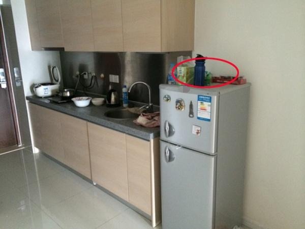 Hiểm họa trên nóc tủ lạnh: Đừng DẠI đặt 6 thứ này lên kẻo nhà cửa tan tành, tài lộc tiêu tán- Ảnh 3.
