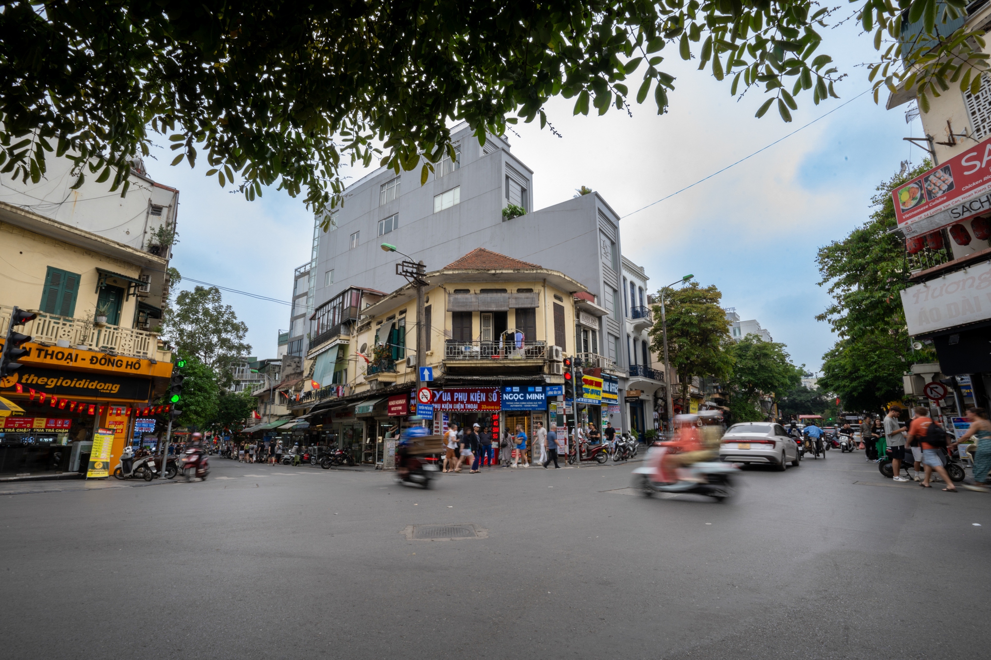 Diện mạo phường nhỏ nhất Việt Nam được sáp nhập với hàng chục phường khác, hình thành khu vực có giá đất đắt đỏ nhất Thủ Đô- Ảnh 6. Diện mạo phường nhỏ nhất Việt Nam được sáp nhập với hàng chục phường khác, hình thành khu vực có giá đất đắt đỏ nhất Thủ Đô- Ảnh 6.