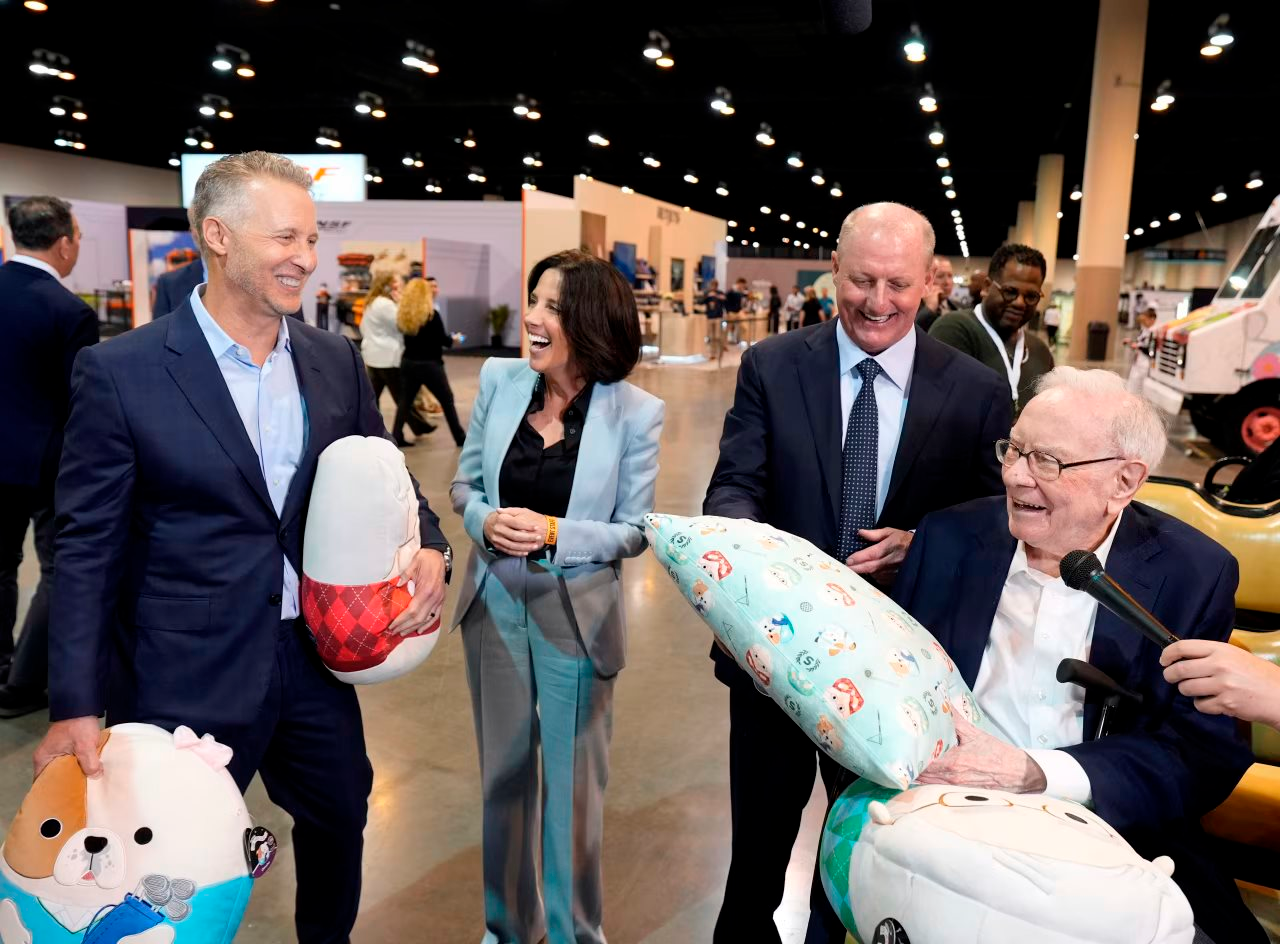 Hồi kết 348 tỷ USD của Warren Buffett tại Berkshire Hathaway: Di sản quá lớn cho người kế nhiệm Greg&nbsp;Abel- Ảnh 3.