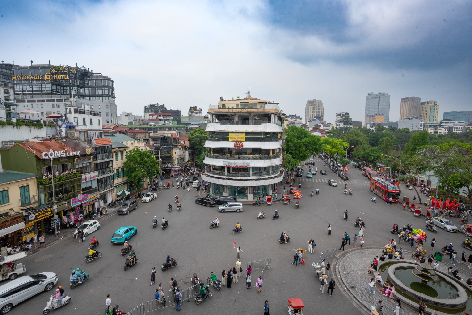 Diện mạo phường nhỏ nhất Việt Nam được sáp nhập với hàng chục phường khác, hình thành khu vực có giá đất đắt đỏ nhất Thủ Đô- Ảnh 9. Diện mạo phường nhỏ nhất Việt Nam được sáp nhập với hàng chục phường khác, hình thành khu vực có giá đất đắt đỏ nhất Thủ Đô- Ảnh 9.