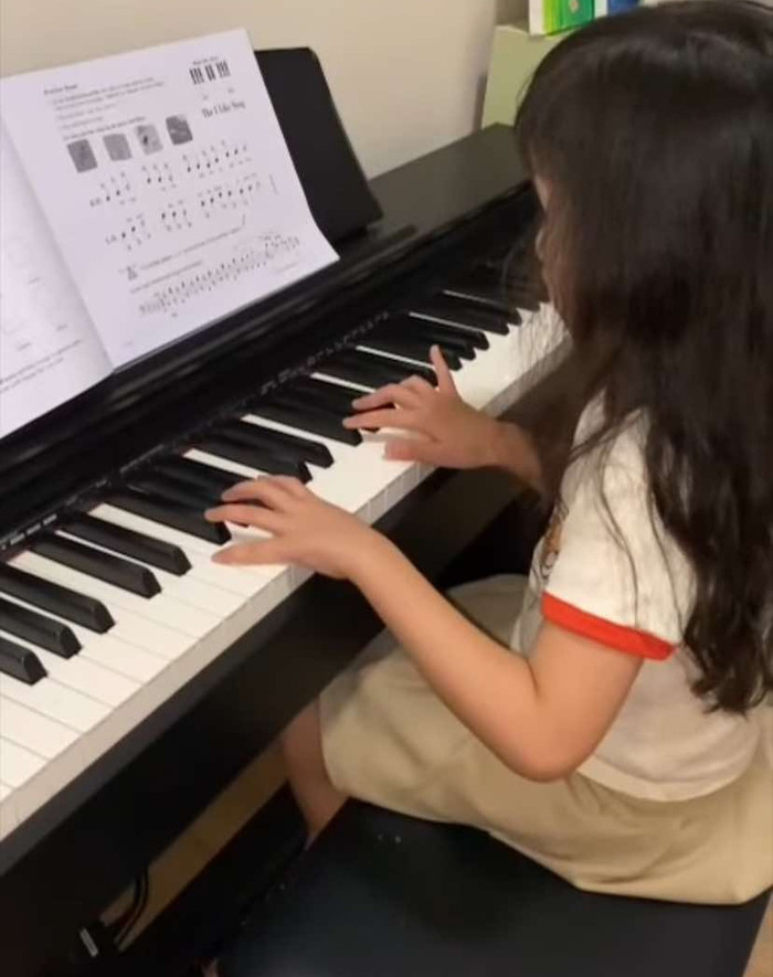 Con Trường Giang - Nhã Phương mới nhỏ xíu đã học môn này, chuyên gia nói: Kích hoạt đồng thời nhiều vùng não, tốt vô cùng!- Ảnh 2. Con Trường Giang - Nhã Phương mới nhỏ xíu đã học môn này, chuyên gia nói: Kích hoạt đồng thời nhiều vùng não, tốt vô cùng!- Ảnh 2.