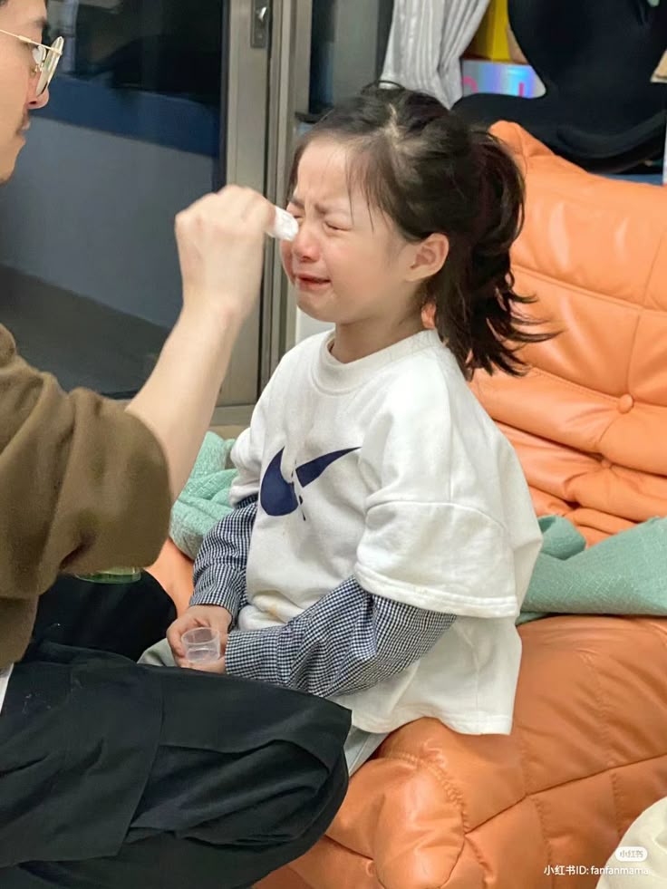 Tưởng là yêu con vô điều kiện nhưng 4 hành động sau của cha mẹ lại vô tình 