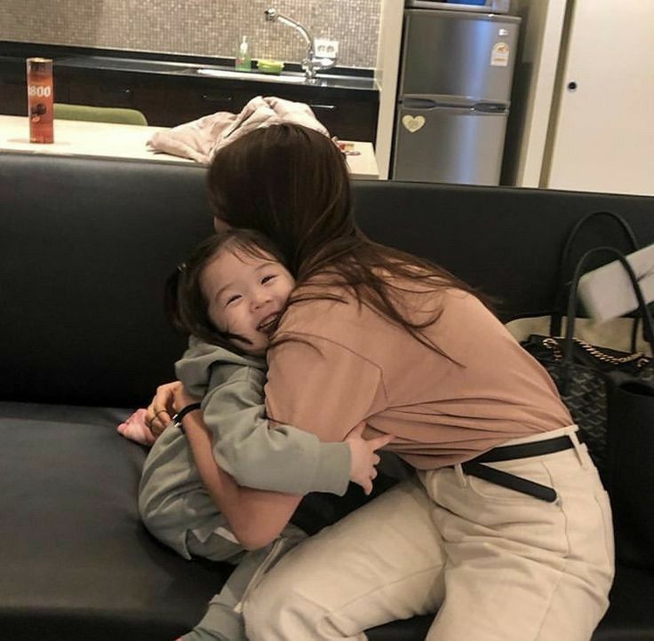 Mẹ bận rộn đến đâu cũng đừng quên 3 việc này: Con không nói ra nhưng luôn mong chờ mỗi ngày- Ảnh 2.