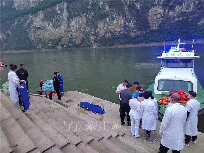 Lật thuyền du lịch tại Trung Quốc, gần 80 người thương vong- Ảnh 1.