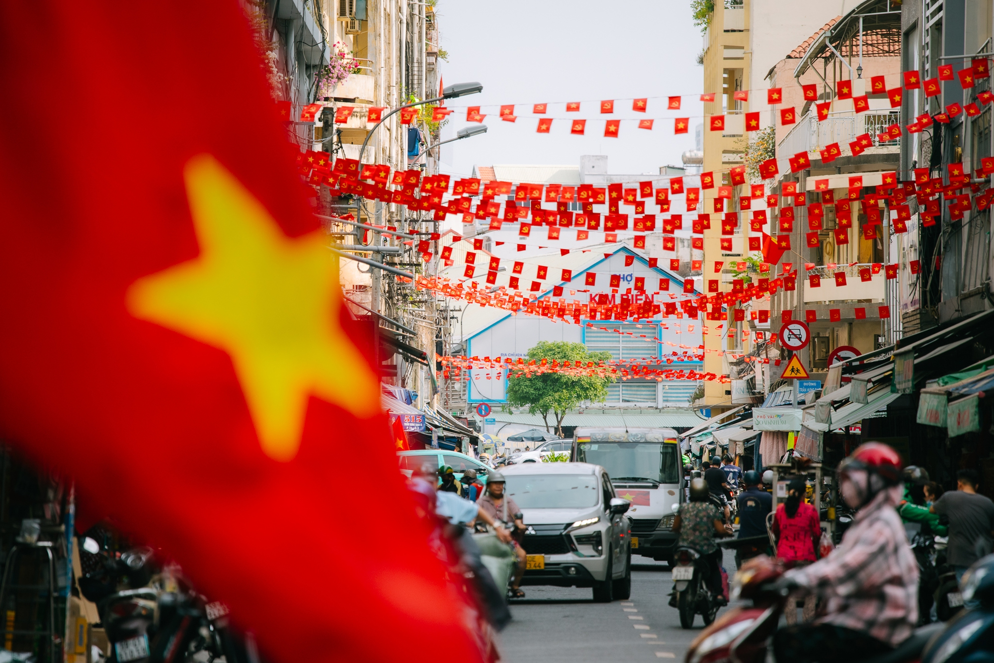 1 thành phố “đông kỷ lục” trong kỳ nghỉ lễ 30/4-1/5 năm nay: 5 ngày đã thu hơn 7.000 tỷ đồng, nhiều khách sạn “cháy phòng”- Ảnh 2.