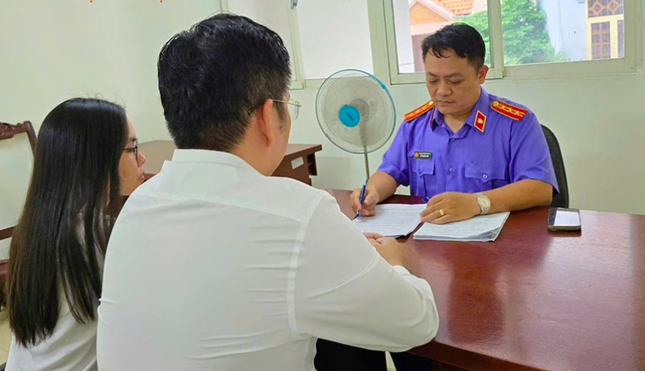 Vụ nổ súng ở Vĩnh Long: Viện KSND Tối cao xác minh dấu hiệu bất thường liên quan vụ tai nạn giao thông- Ảnh 1.