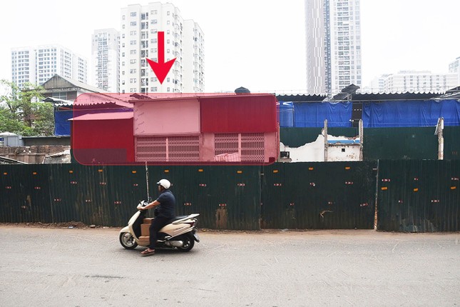 Hà Nội kiểm tra nhà 'siêu mỏng, siêu méo' trên đường Nguyễn Tuân mở rộng- Ảnh 1. Hà Nội kiểm tra nhà 'siêu mỏng, siêu méo' trên đường Nguyễn Tuân mở rộng- Ảnh 1.