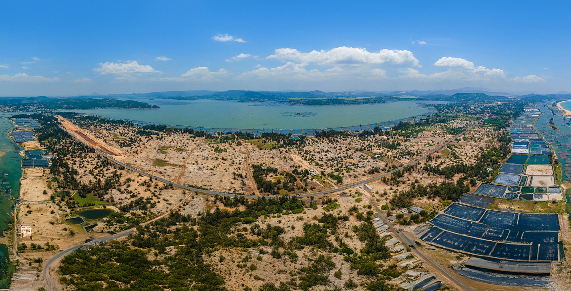 Toàn cảnh tuyến đường đang xây dựng qua “thiên đường hải sản”, đang được mời gọi đầu tư 2 dự án 5.700 tỷ đồng- Ảnh 5.