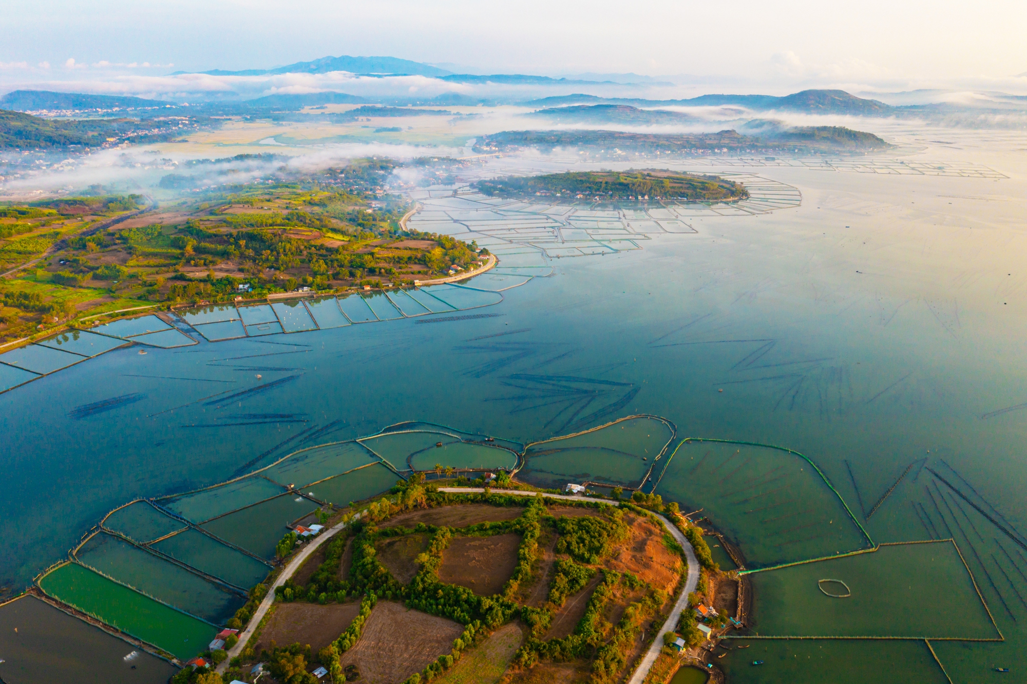 Toàn cảnh tuyến đường đang xây dựng qua “thiên đường hải sản”, đang được mời gọi đầu tư 2 dự án 5.700 tỷ đồng- Ảnh 4.