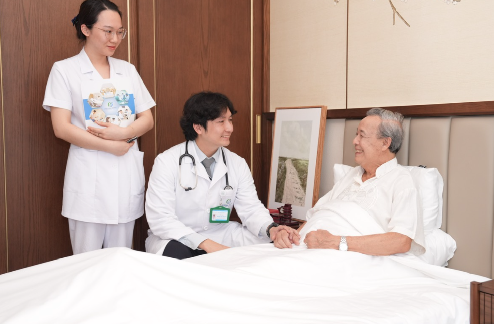 Vụ cháu bé cấp cứu ở Bệnh viện đa khoa Nam Định: Chuyên gia nói 'đừng chỉ nhìn một chiều'- Ảnh 2.