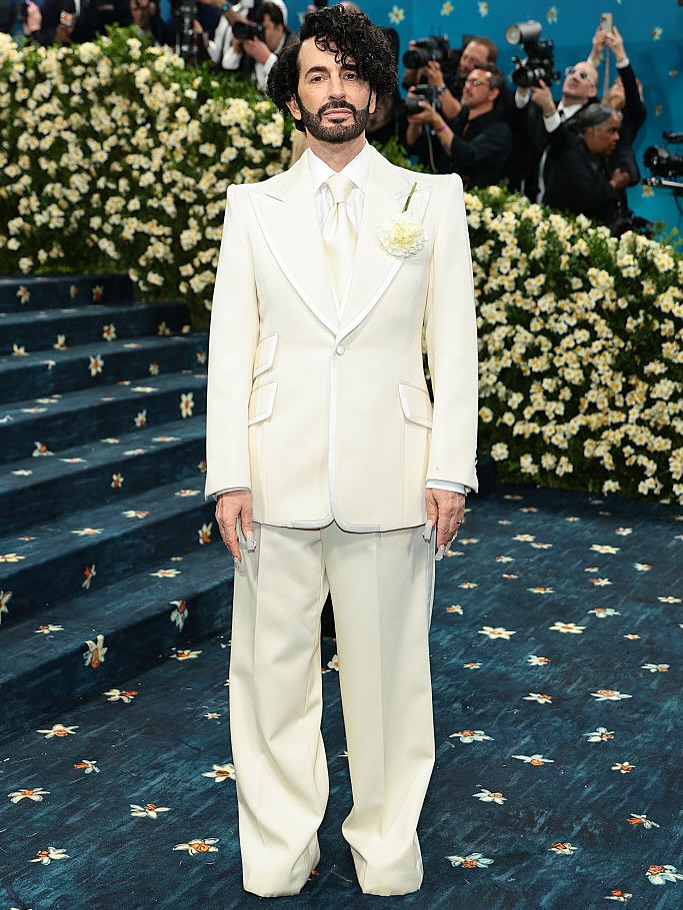 Met Gala 2025: Tôn vinh tinh hoa sắc tộc qua ngôn ngữ thời trang xa xỉ- Ảnh 2. Met Gala 2025: Tôn vinh tinh hoa sắc tộc qua ngôn ngữ thời trang xa xỉ- Ảnh 2.