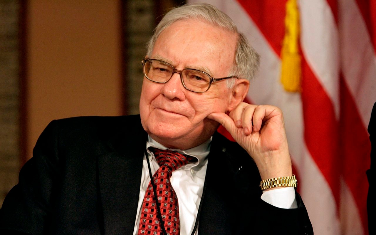 ‘Cụ ông’ 94 tuổi Warren Buffett chưa nghỉ hưu hoàn toàn, tiếp tục làm Chủ tịch Berkshire Hathaway- Ảnh 1.