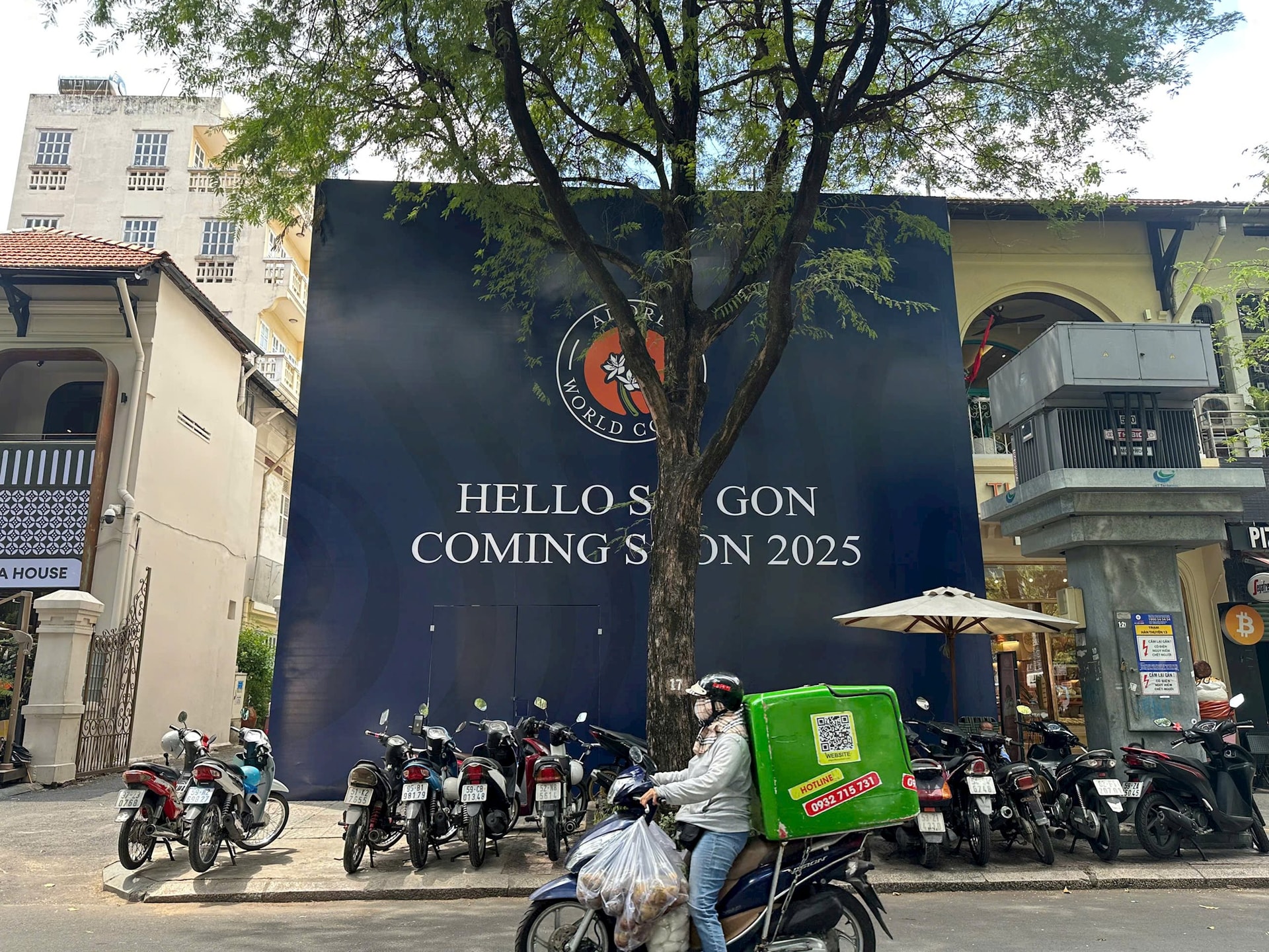 Chủ nhà 'mất' 5,6 tỷ sau 8 tháng bỏ trống mặt bằng Starbucks Reserve Hàn Thuyên: Danh tính 'đại gia' cứu tinh mới lộ diện- Ảnh 4. Chủ nhà 'mất' 5,6 tỷ sau 8 tháng bỏ trống mặt bằng Starbucks Reserve Hàn Thuyên: Danh tính 'đại gia' cứu tinh mới lộ diện- Ảnh 4.