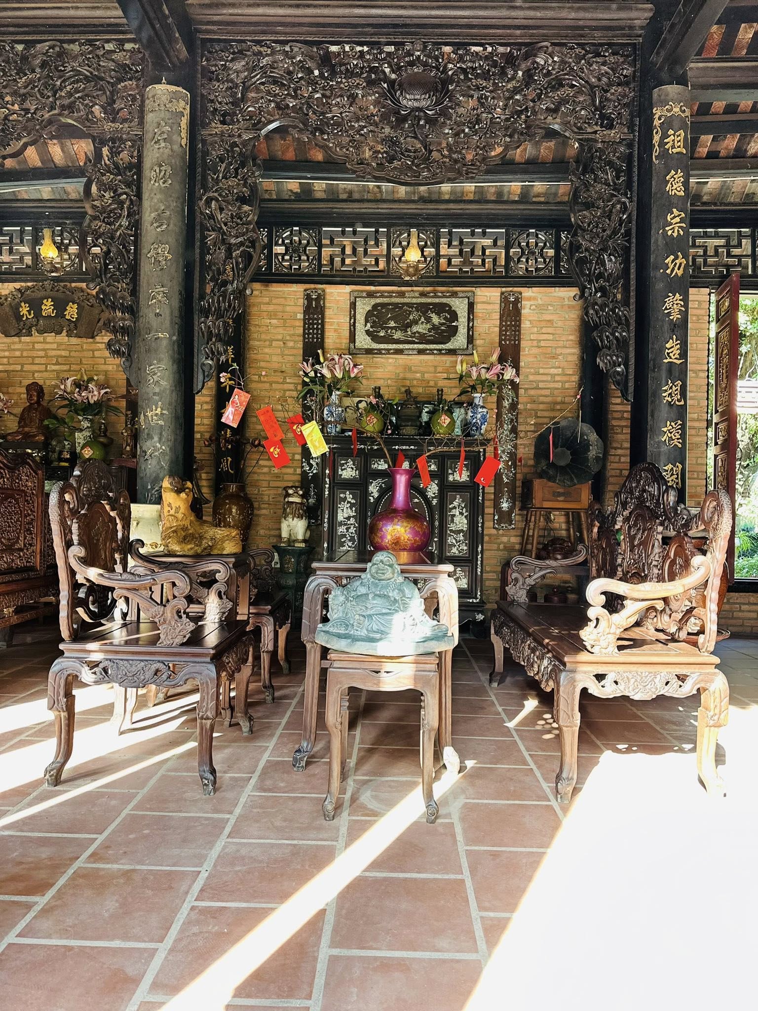 Cận cảnh biệt phủ 100 tỷ, toàn gỗ quý ở Đồng Nai: Nam nghệ sĩ sẵn sàng bán rẻ nếu tìm đúng người- Ảnh 4. Cận cảnh biệt phủ 100 tỷ, toàn gỗ quý ở Đồng Nai: Nam nghệ sĩ sẵn sàng bán rẻ nếu tìm đúng người- Ảnh 4.