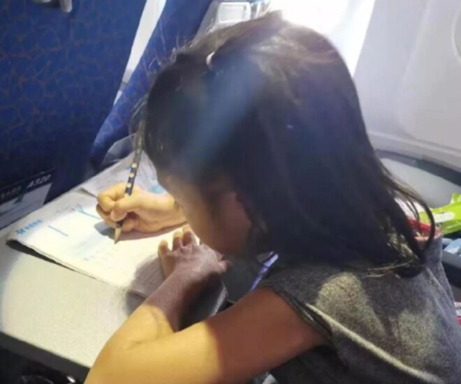 Cả cõi mạng ngơ ngác trước loạt hình ảnh được chụp trên máy bay của các em bé nhà giàu- Ảnh 7.