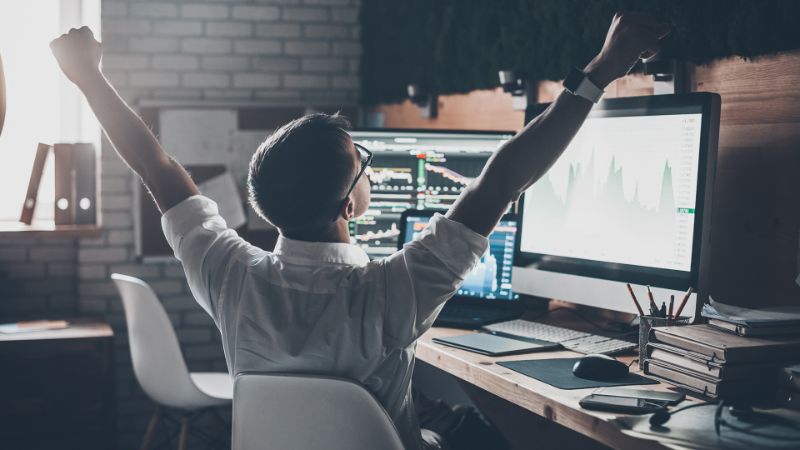 Nhà kinh tế học nổi tiếng Ren Zeping: 9 lời khuyên VÀNG để “hái tiền” từ thị trường chứng khoán dành cho người mới bắt đầu- Ảnh 2.