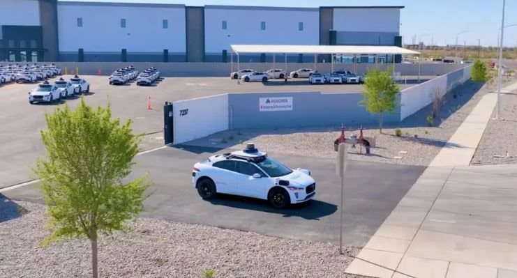 'Nhà máy robotaxi' khổng lồ của Alphabet: Dự cung cấp 250.000 chuyến/ngày, phục vụ hàng triệu khách/tuần, doanh thu hàng năm đạt 2 tỷ USD- Ảnh 2.