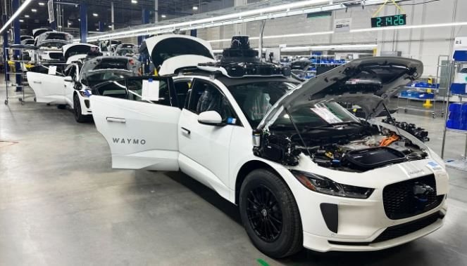 'Nhà máy robotaxi' khổng lồ của Alphabet: Dự cung cấp 250.000 chuyến/ngày, phục vụ hàng triệu khách/tuần, doanh thu hàng năm đạt 2 tỷ USD- Ảnh 3.