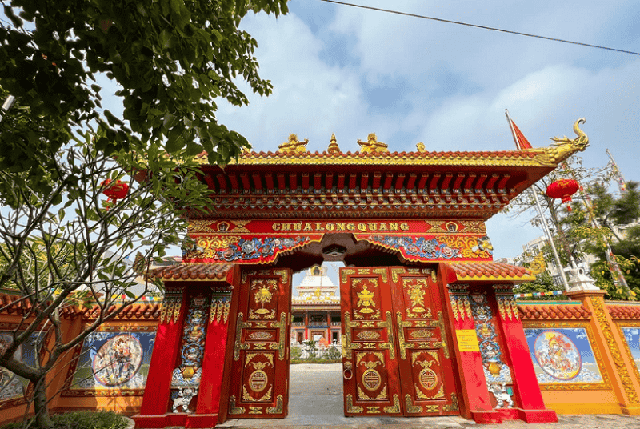 Phát hiện ngôi chùa ngay ở Hà Nội mang vẻ ngoài khác biệt: Du khách nhận xét cảnh như ở nước ngoài- Ảnh 1.