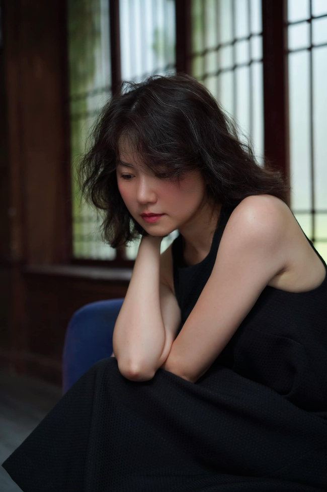 Thật khó tin: Nữ ca sĩ đình đám này trông chẳng già chút nào sau gần 20 năm, lại còn dạy con đầy kiên nhẫn, khéo léo như này- Ảnh 2.