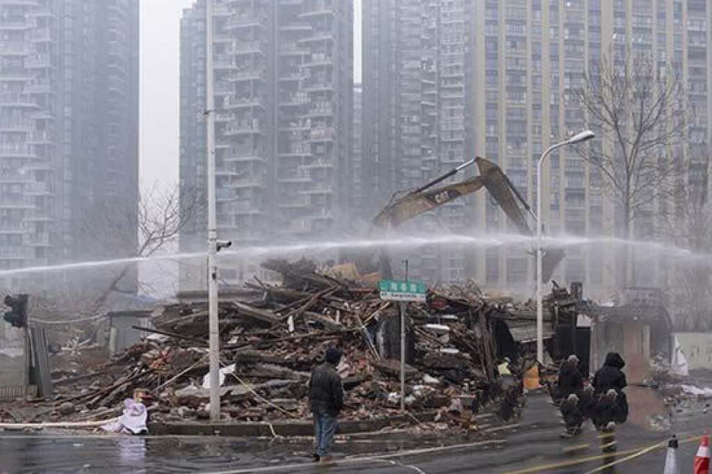 Chủ căn nhà 80m² từ chối hơn 1,5 tỷ đồng tiền đền bù, không chịu di dời suốt 12 năm: “Chưa được đền bù thỏa đáng thì tôi vẫn còn ở đây”- Ảnh 3.