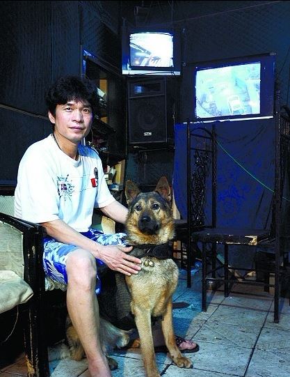 Chủ căn nhà 80m² từ chối hơn 1,5 tỷ đồng tiền đền bù, không chịu di dời suốt 12 năm: “Chưa được đền bù thỏa đáng thì tôi vẫn còn ở đây”- Ảnh 2.