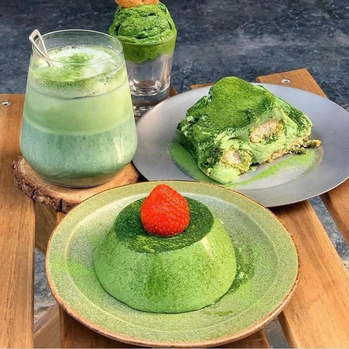 Cơn sốt matcha latte nhuộm xanh quán cà phê, tiệm trà sữa- Ảnh 1. Cơn sốt matcha latte nhuộm xanh quán cà phê, tiệm trà sữa- Ảnh 1.