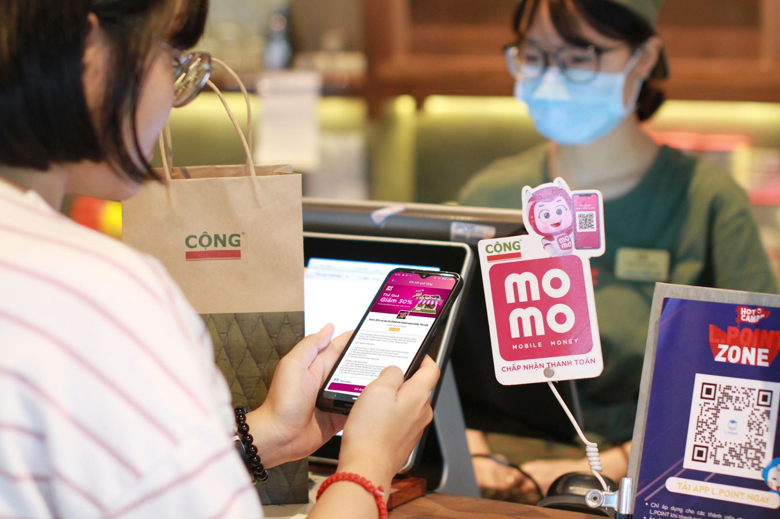 'Kỳ lân' MoMo lần đầu có lãi sau 15 năm: Rộ tin sắp IPO quốc tế, ước tính định giá 3 tỷ USD?- Ảnh 1. 'Kỳ lân' MoMo lần đầu có lãi sau 15 năm: Rộ tin sắp IPO quốc tế, ước tính định giá 3 tỷ USD?- Ảnh 1.