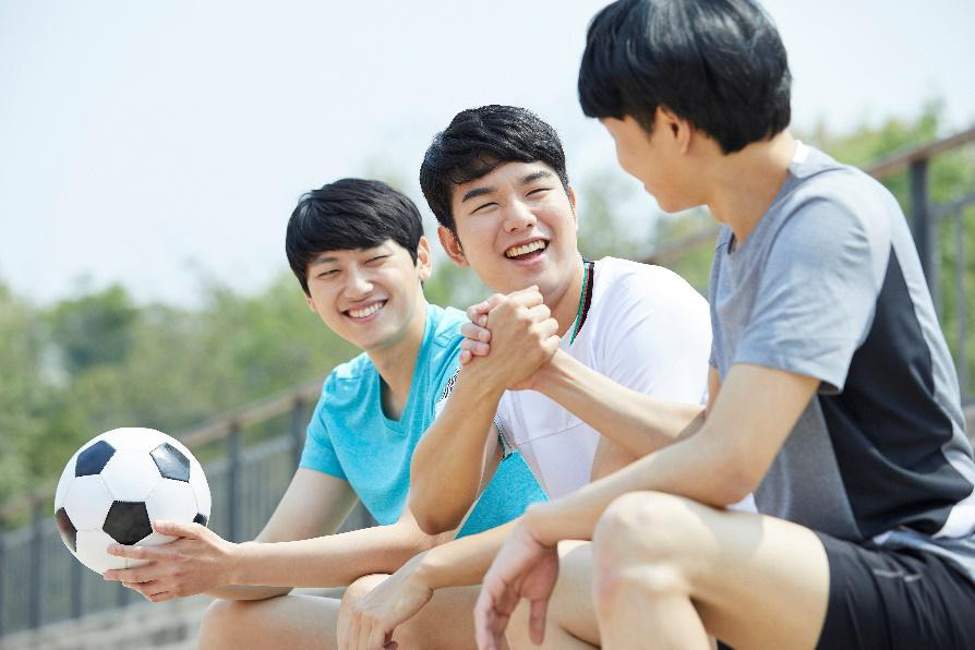 9 quy tắc sinh tồn mà mọi đứa trẻ bắt buộc phải biết: Nếu cha mẹ không dạy NGAY bây giờ, xã hội sẽ dạy con một cách khắc nghiệt trong tương lai!- Ảnh 1.