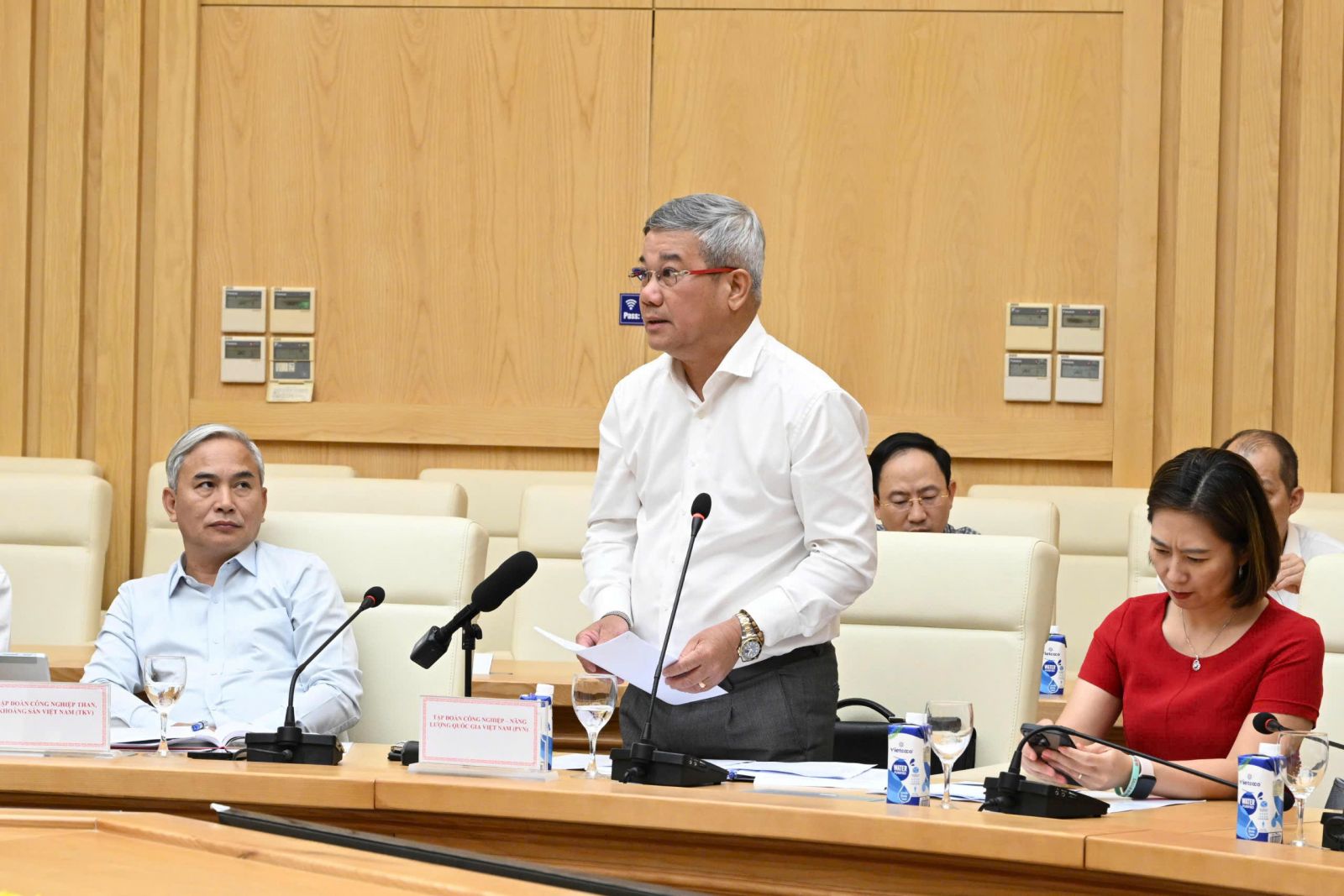 Trưởng Đoàn đàm phán Chính phủ, Bộ trưởng Công thương Nguyễn Hồng Diên họp với các tập đoàn THACO, Viettel, Vietjet... về kế hoạch mua hàng từ Hoa Kỳ- Ảnh 3.