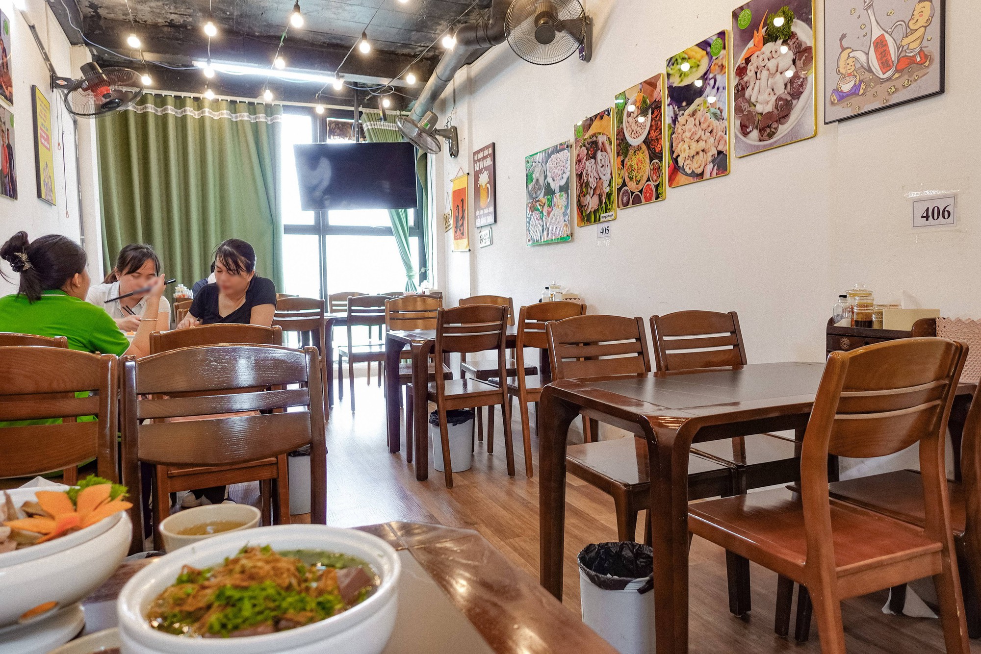 Đi ăn thử Lòng Chát sau drama: Không có lòng se điếu, liệu các món có ngon và giá có 