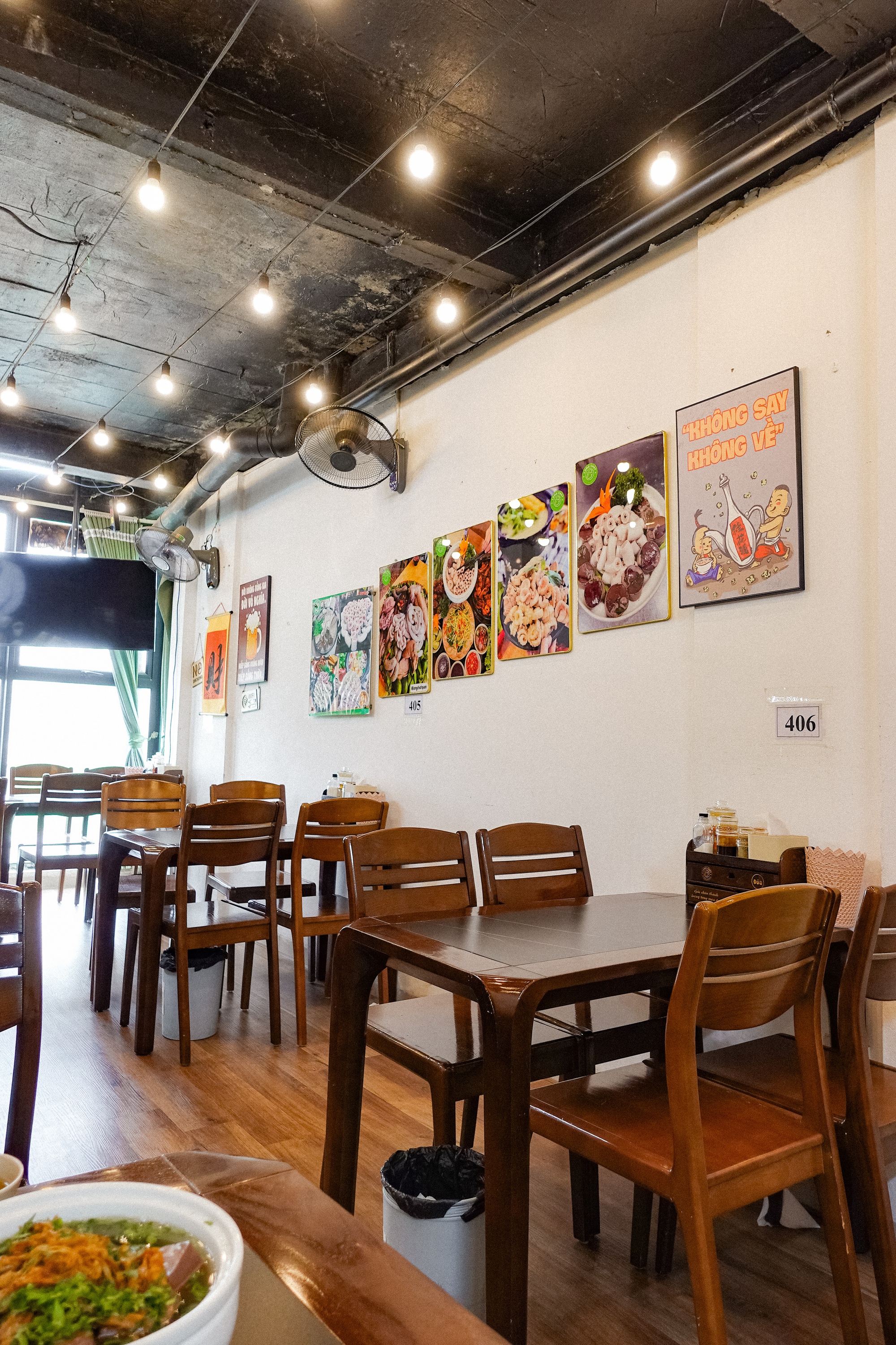 Đi ăn thử Lòng Chát sau drama: Không có lòng se điếu, liệu các món có ngon và giá có 