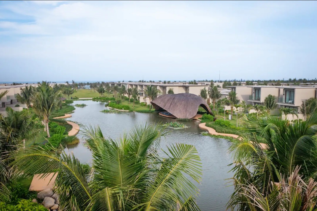 Nơi được ví là ‘Ốc đảo xanh’ ở Quy Nhơn: Nằm trong lòng vịnh hiền hoà, được gia đình yêu thích khi hè về! - Ảnh 4. Nơi được ví là ‘Ốc đảo xanh’ ở Quy Nhơn: Nằm trong lòng vịnh hiền hoà, được gia đình yêu thích khi hè về! - Ảnh 4.