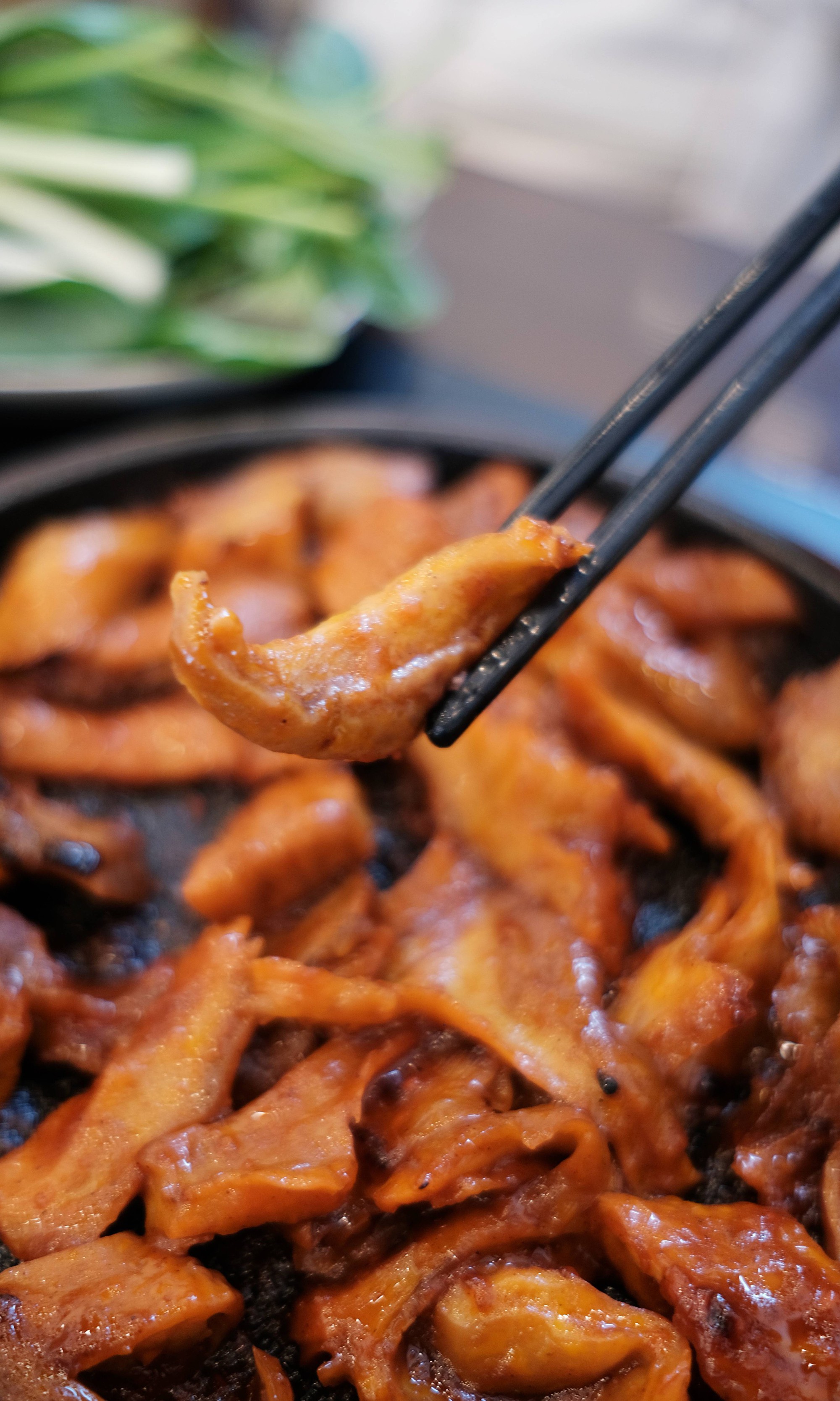 Đi ăn thử Lòng Chát sau drama: Không có lòng se điếu, liệu các món có ngon và giá có 