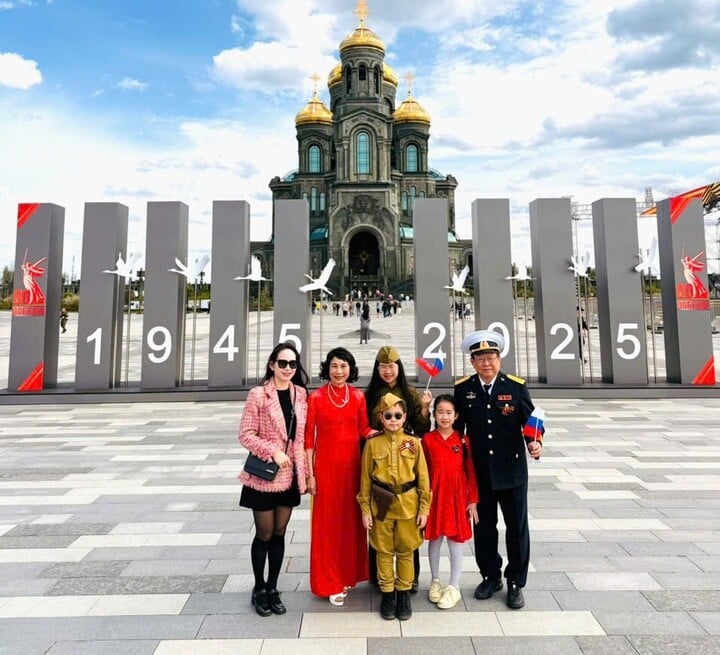 Kiều bào tại Nga tự hào thấy đội quân Việt Nam dự Lễ duyệt binh 9/5 ở Moskva- Ảnh 3. Kiều bào tại Nga tự hào thấy đội quân Việt Nam dự Lễ duyệt binh 9/5 ở Moskva- Ảnh 3.