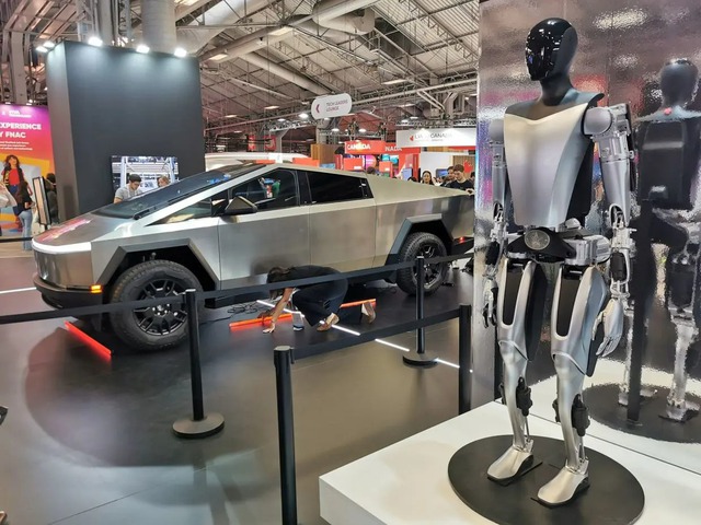 Musk tuyên bố sẽ đưa robot Optimus lên Sao Hỏa vào năm sau: Tham vọng lớn hay chỉ là lời hứa viển vông?- Ảnh 3. Musk tuyên bố sẽ đưa robot Optimus lên Sao Hỏa vào năm sau: Tham vọng lớn hay chỉ là lời hứa viển vông?- Ảnh 3.