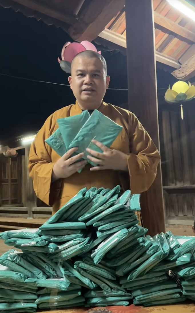 VTV24 đưa sư thầy bán hàng livestream đang nổi tiếng “lên sóng”- Ảnh 3.