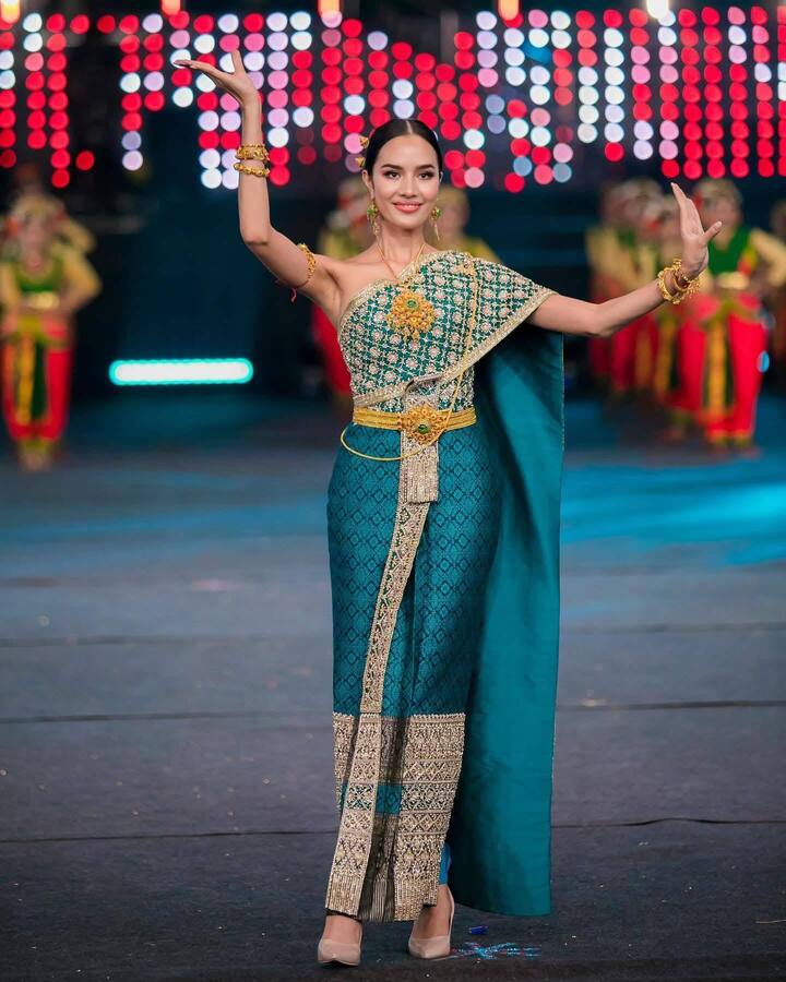 Tân hoa hậu thế giới: Sinh viên Luật giỏi 4 thứ tiếng, điều hành công ty tuổi 22- Ảnh 1.