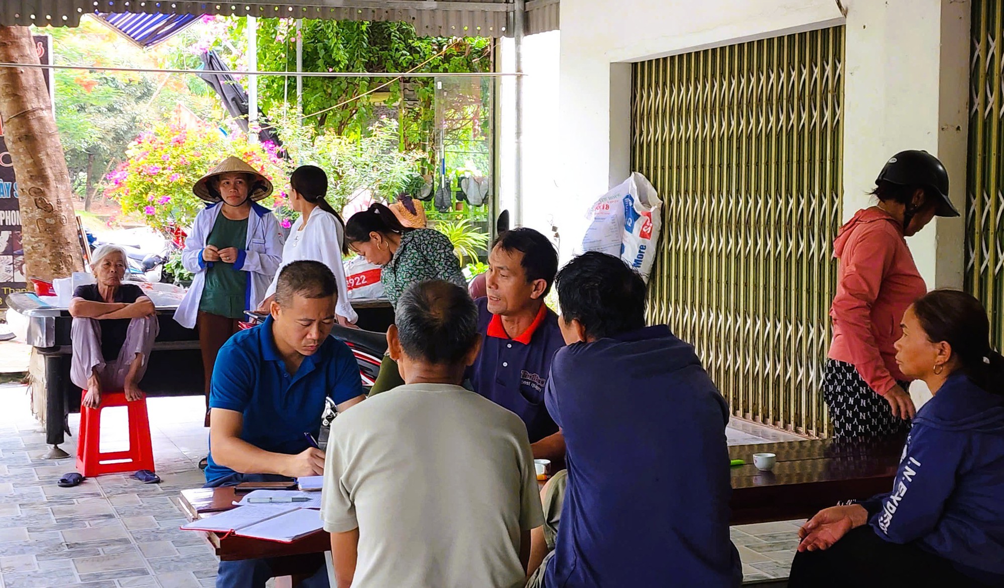 Vụ doanh nghiệp cho tàu rầm rộ hút cát: Dừng ngay lập tức- Ảnh 4. Vụ doanh nghiệp cho tàu rầm rộ hút cát: Dừng ngay lập tức- Ảnh 4.