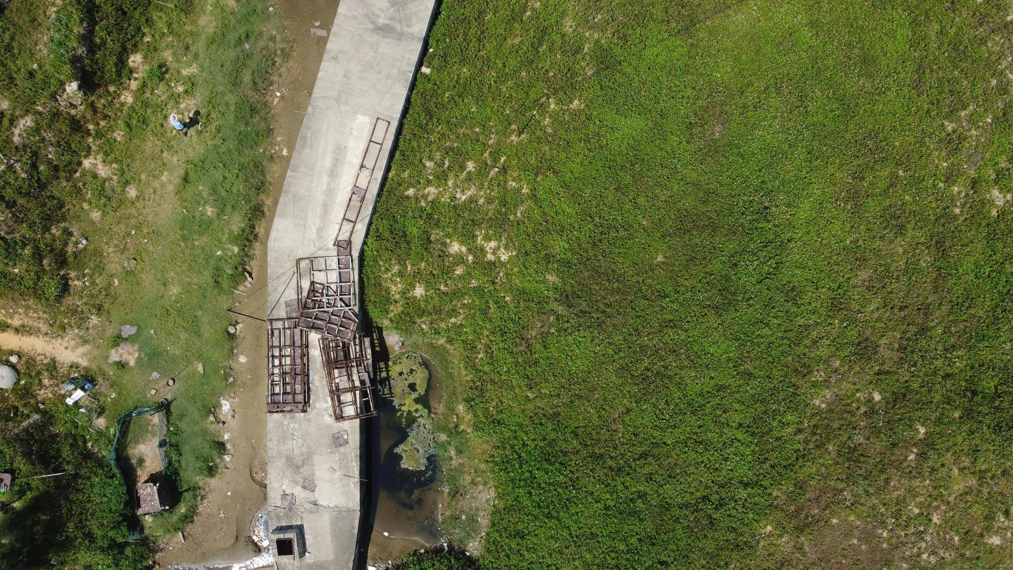 Dự án biệt thự nghĩ dưỡng hơn 240 tỉ đồng bên bờ biển sau 8 năm vẫn “án binh bất động” - Ảnh 6.